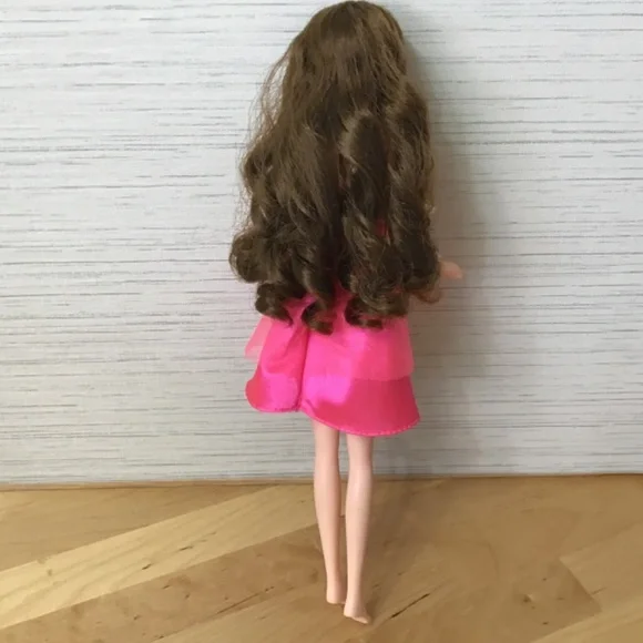 MIMI World Korean Fashion Doll - Picture 6 of 14